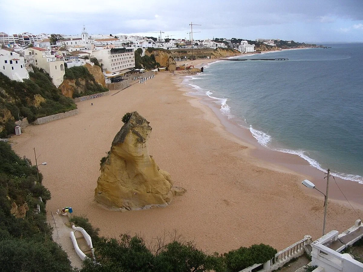 Body of missing British tourist found off Albufeira beach in the Algarve