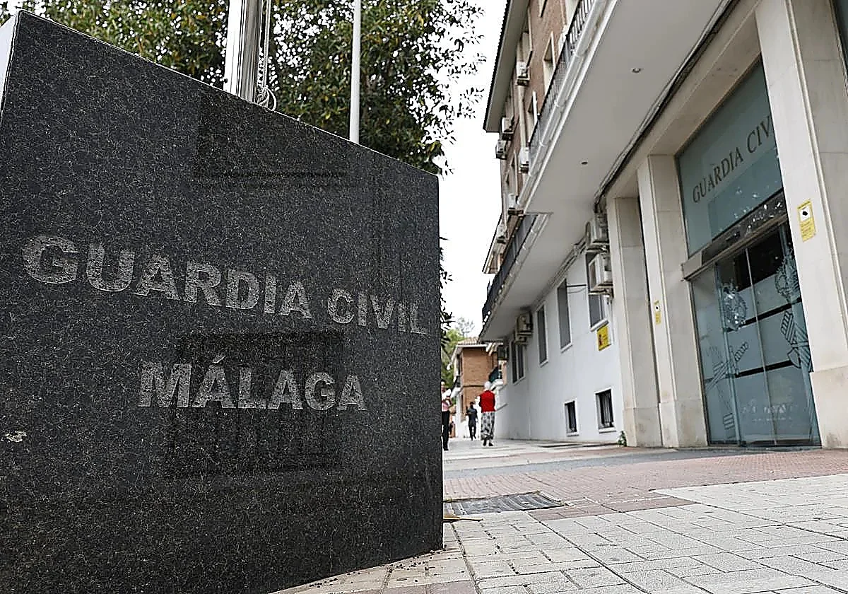 Malaga police arrest man on suspicion of several burglaries in Alhaurín el Grande, two at knife-point