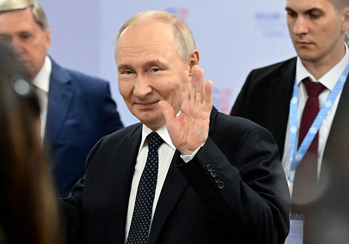 Putin reacciona al apoyo del G7 a Ucrania con la invitación a los enviados de Trump a Moscú