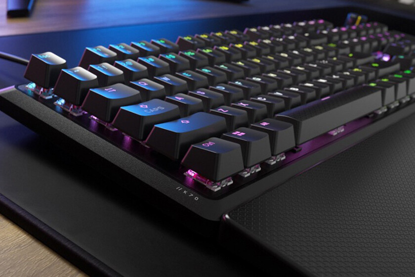Necesito un teclado compacto que me quepa en la mochila, pero no quiero uno 'de juguete'. Este es el que tengo en el carrito